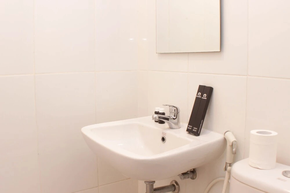 Караванг: Nice And Cozy Studio At Tamansari Mahogany Karawang Apartment