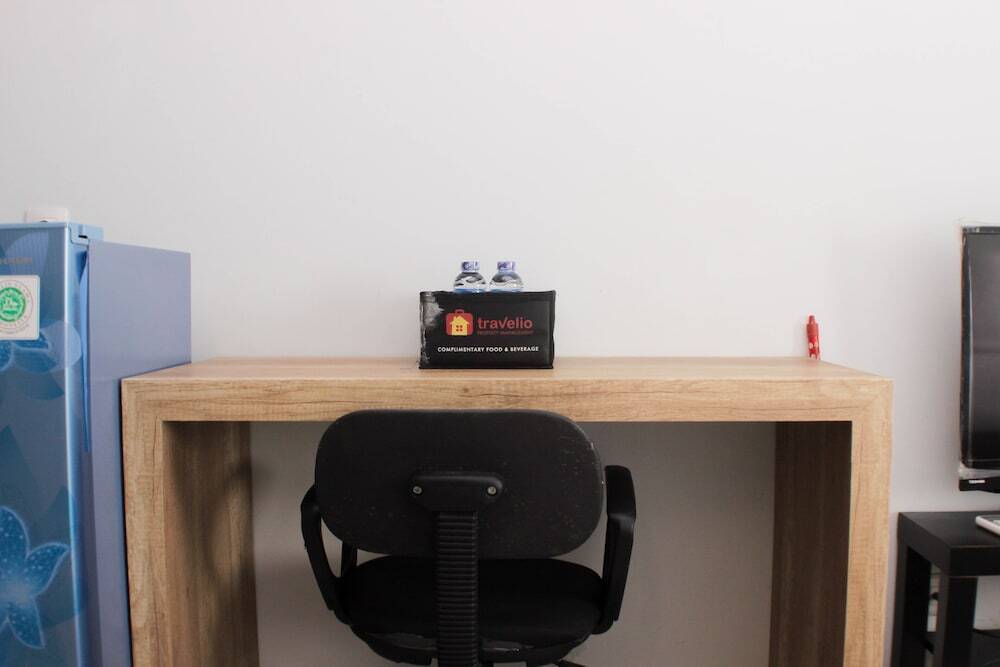 Караванг: Nice And Cozy Studio At Tamansari Mahogany Karawang Apartment