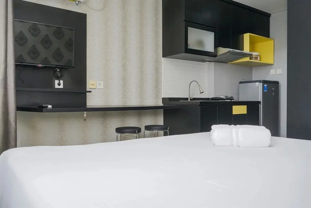 Южный Тангеранг: Nice And Cozy Studio At Bintaro Icon Apartment