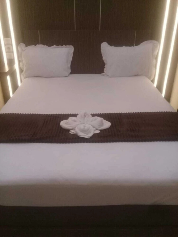 Таракан: Airport Hotel