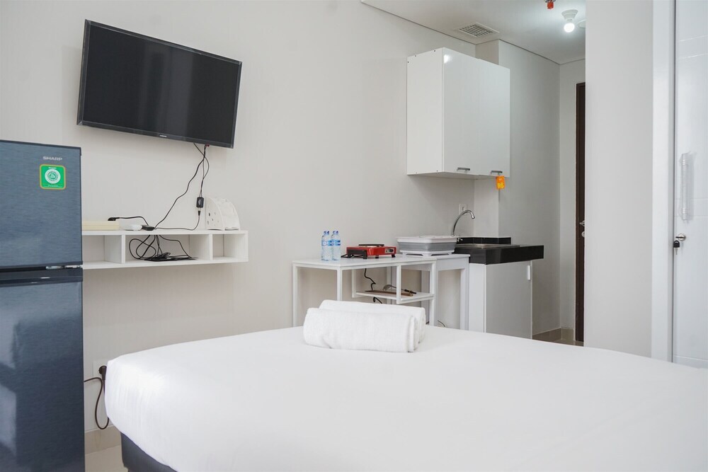 Южный Тангеранг: Homey And Simply Studio At Transpark Bintaro Apartment
