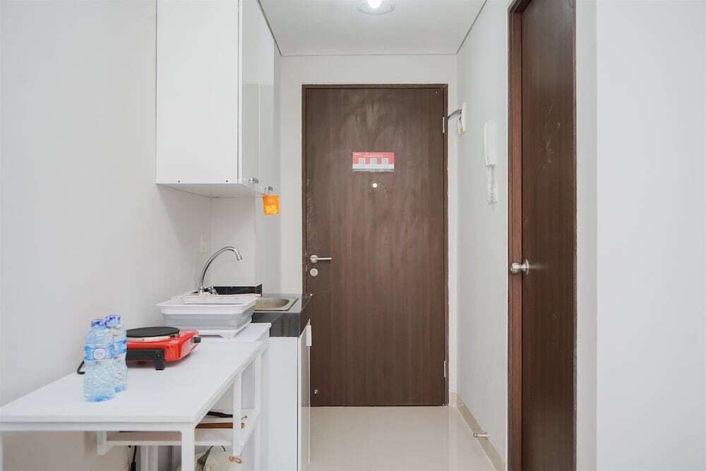 Южный Тангеранг: Homey And Simply Studio At Transpark Bintaro Apartment