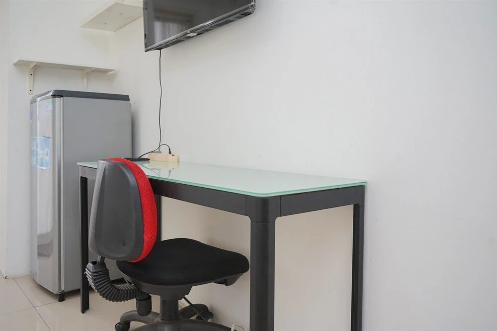 Южный Тангеранг: Comfort And Cozy Stay Studio Room At Baileys Apartment