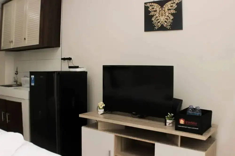 Бекаси: Cozy And Modern Studio Apartment At Springlake Summarecon Bekasi
