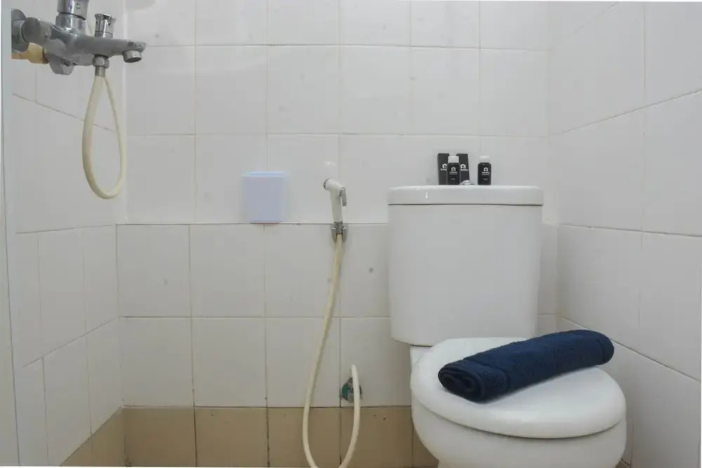 Джакарта: Enjoy Living And Tidy 1Br Bassura City Apartment