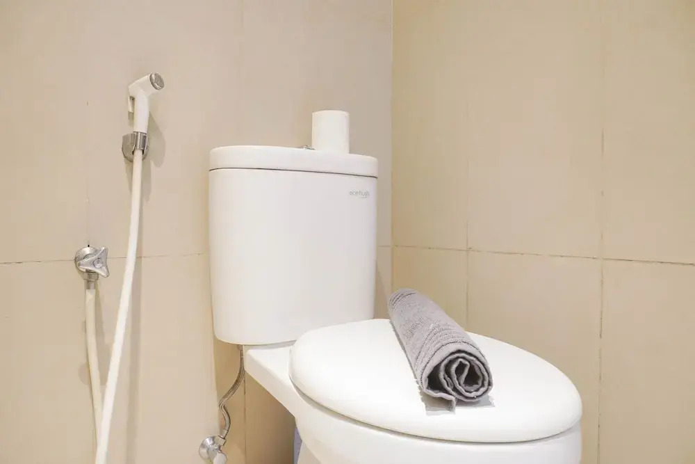 Джакарта: Homey And Tidy Studio Apartment Elpis Residence