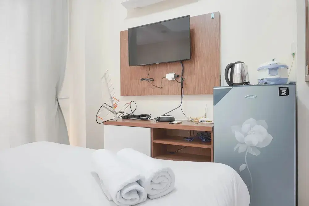 Джакарта: Homey And Tidy Studio Apartment Elpis Residence