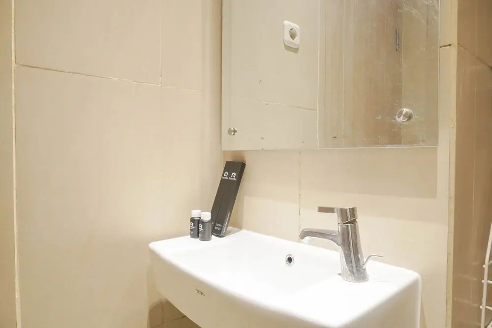 Джакарта: Homey And Tidy Studio Apartment Elpis Residence