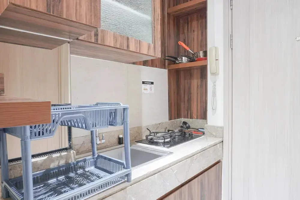 Джакарта: Homey And Tidy Studio Apartment Elpis Residence