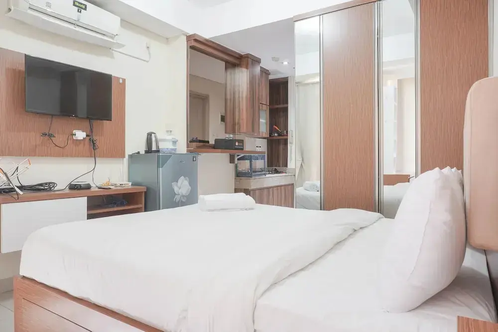 Джакарта: Homey And Tidy Studio Apartment Elpis Residence