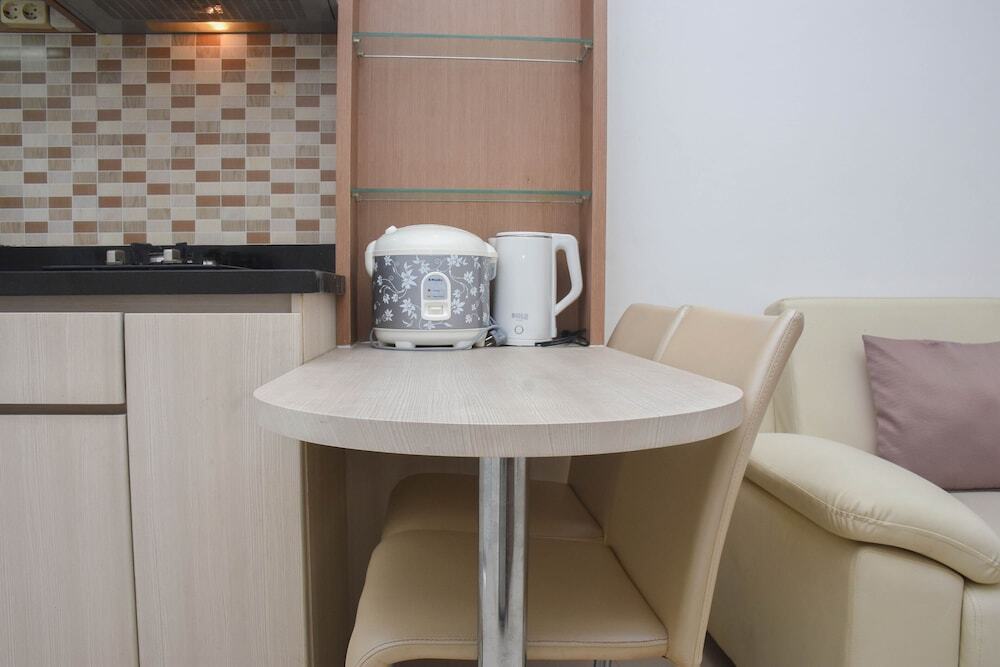 Джакарта: Cozy Stay And Comfort 2Br At Bassura Apartment