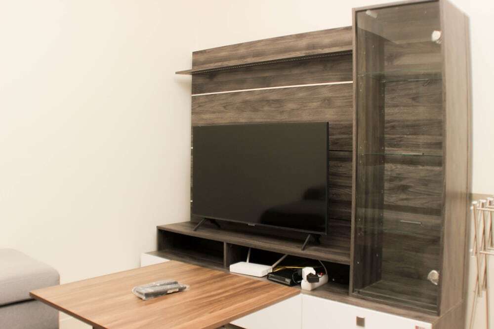Сибату: Comfy And Tidy 2Br At Meikarta Apartment