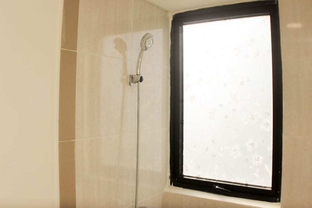 Сибату: Comfy And Tidy 2Br At Meikarta Apartment