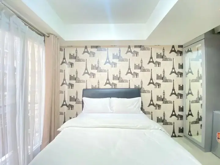 Бандунг: Homey Studio Furnished At Grand Asia Afrika Apartment