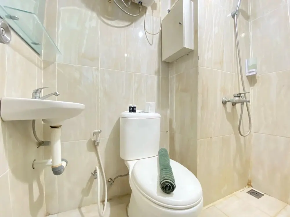 Бандунг: Homey Studio Furnished At Grand Asia Afrika Apartment