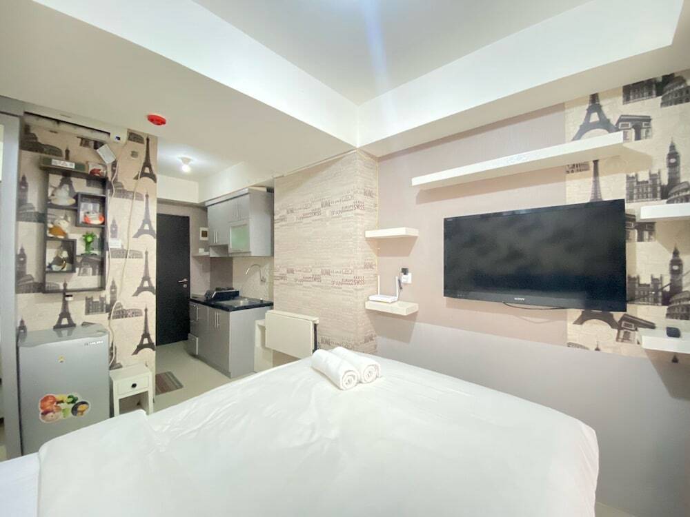 Бандунг: Homey Studio Furnished At Grand Asia Afrika Apartment