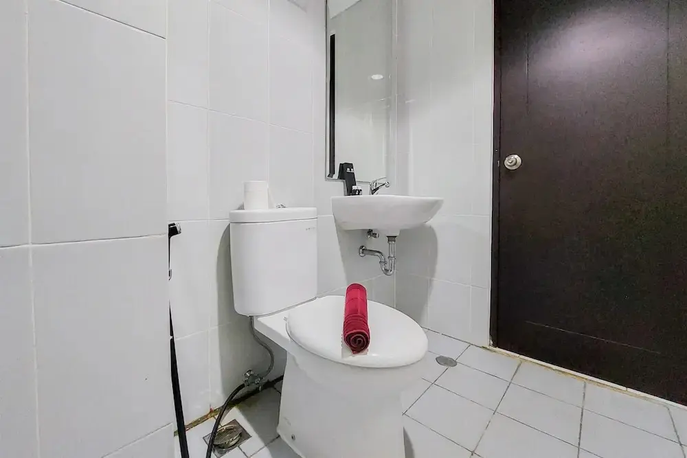 Южный Тангеранг: Homey And Comfort 2Br At Casa De Parco Apartment