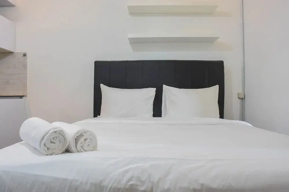 Джакарта: Comfort And Homey Studio At Amethyst Apartment
