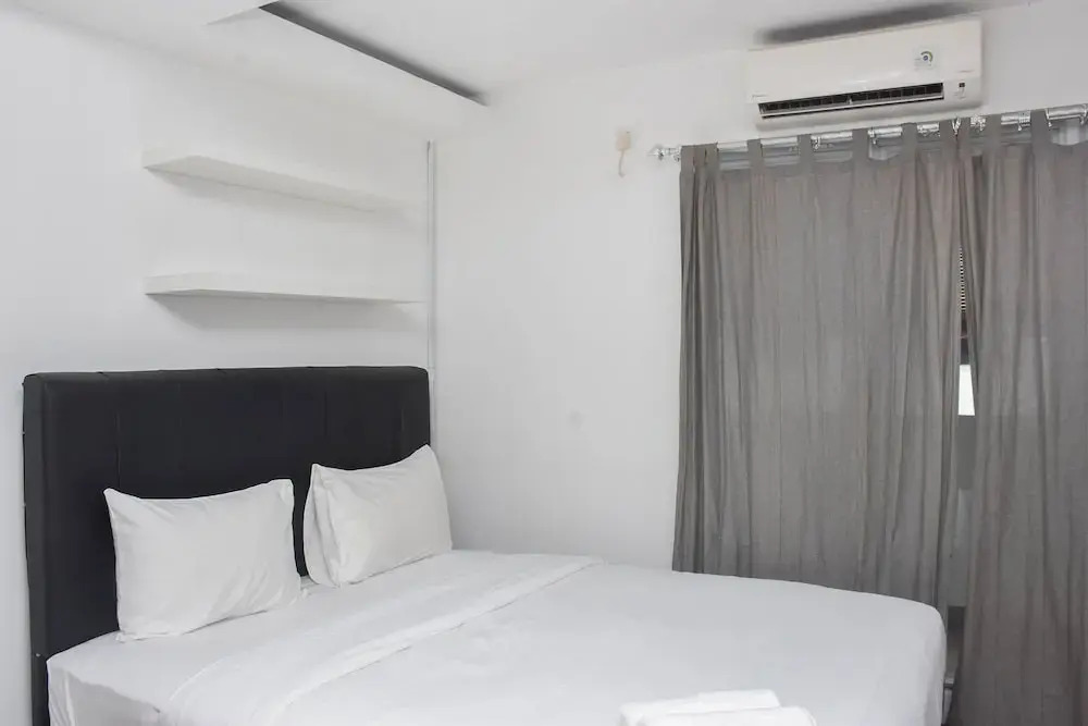Джакарта: Comfort And Homey Studio At Amethyst Apartment