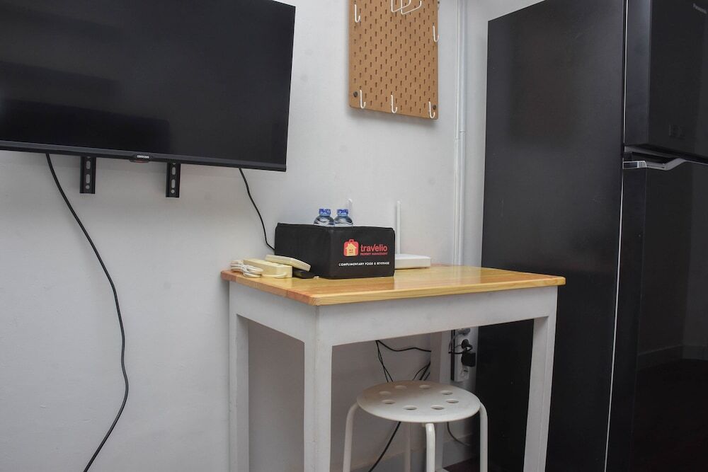 Джакарта: Comfort And Homey Studio At Amethyst Apartment