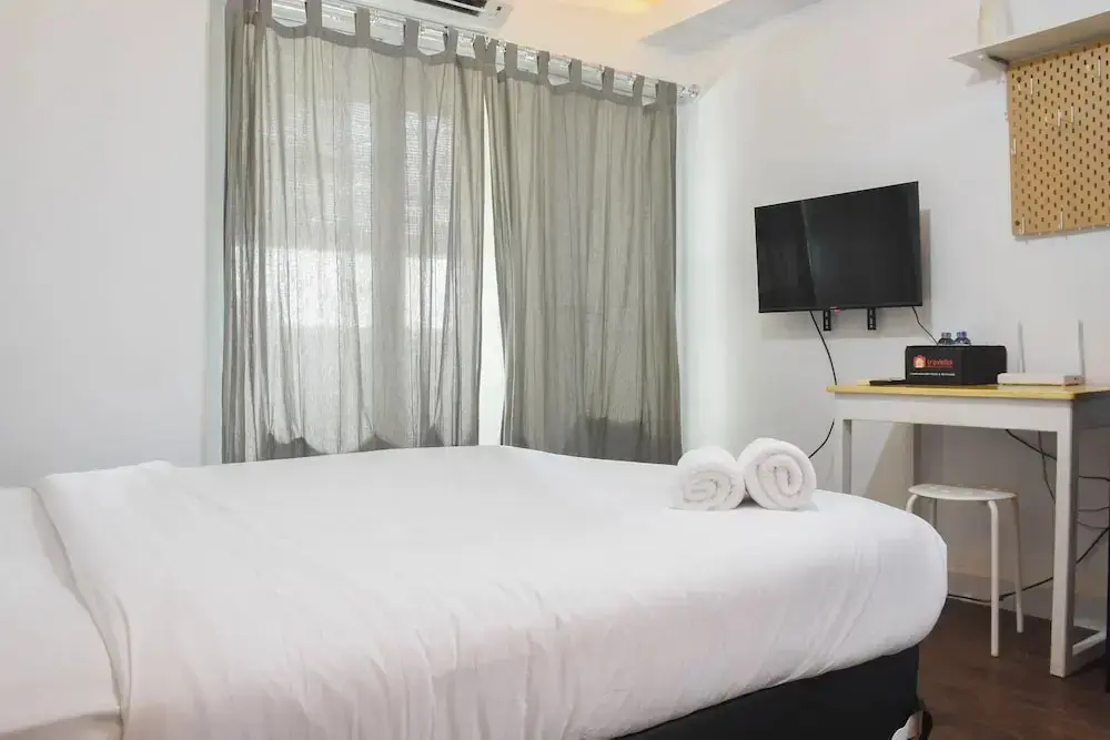 Джакарта: Comfort And Homey Studio At Amethyst Apartment