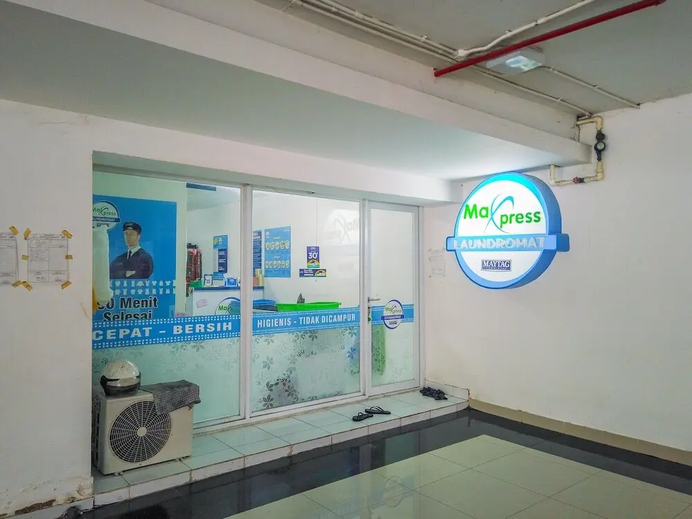 Джакарта: Comfort And Homey Studio At Amethyst Apartment