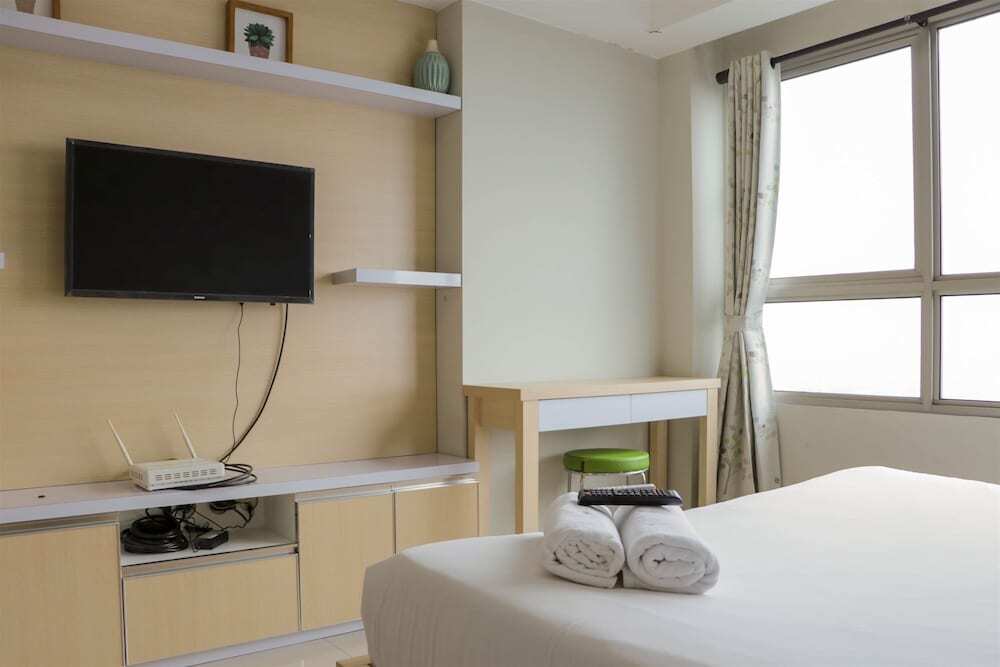 Бекаси: Cozy Living And Tidy Studio At Springlake Summarecon Apartment Bekasi