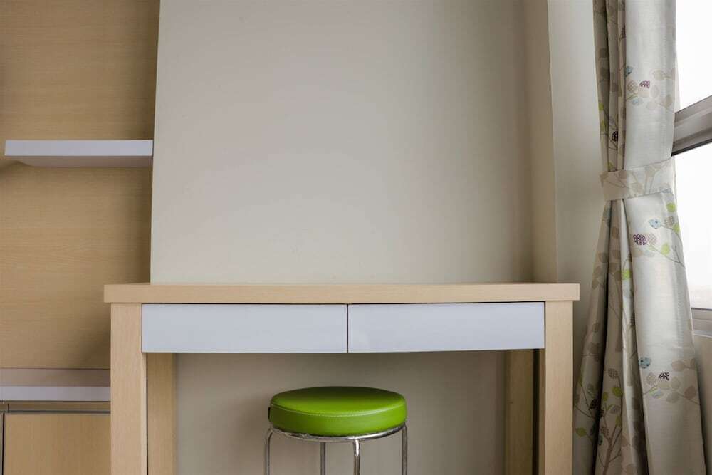 Бекаси: Cozy Living And Tidy Studio At Springlake Summarecon Apartment Bekasi