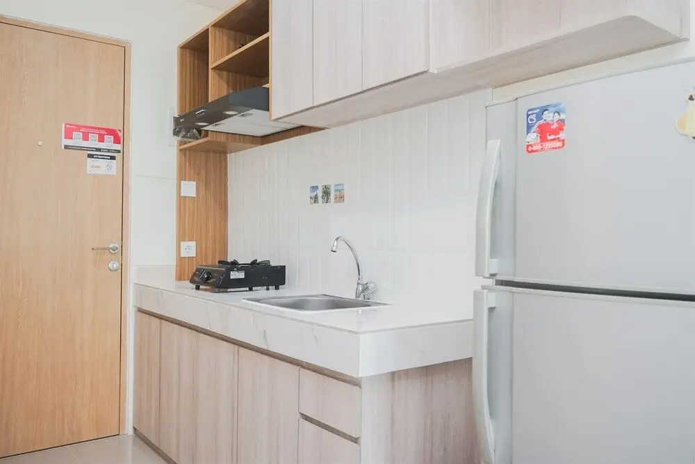 Legok: Homey And Comfort Studio Room Apartment At B Residence
