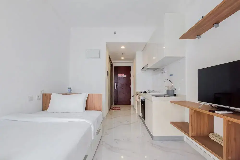 Legok: Modern And Comfort Studio Apartment At Sky House Bsd