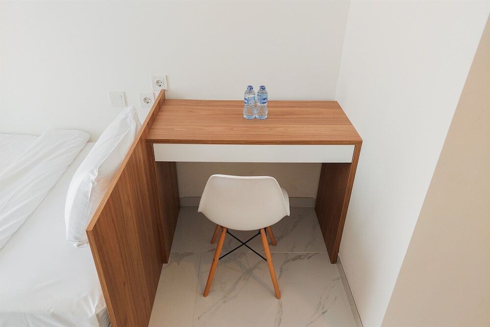Legok: Modern And Comfort Studio Apartment At Sky House Bsd