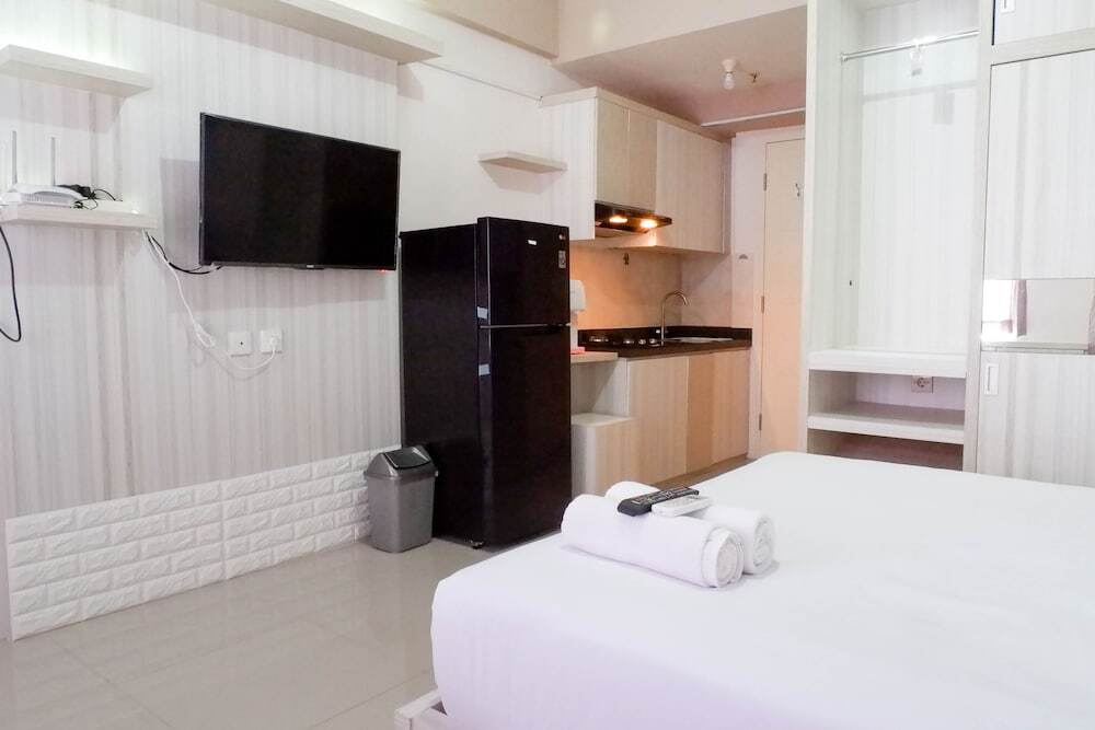 Сурабая: Spacious Studio Apartment Accses To Pakuwon Mall At Tanglin Supermall Mansion