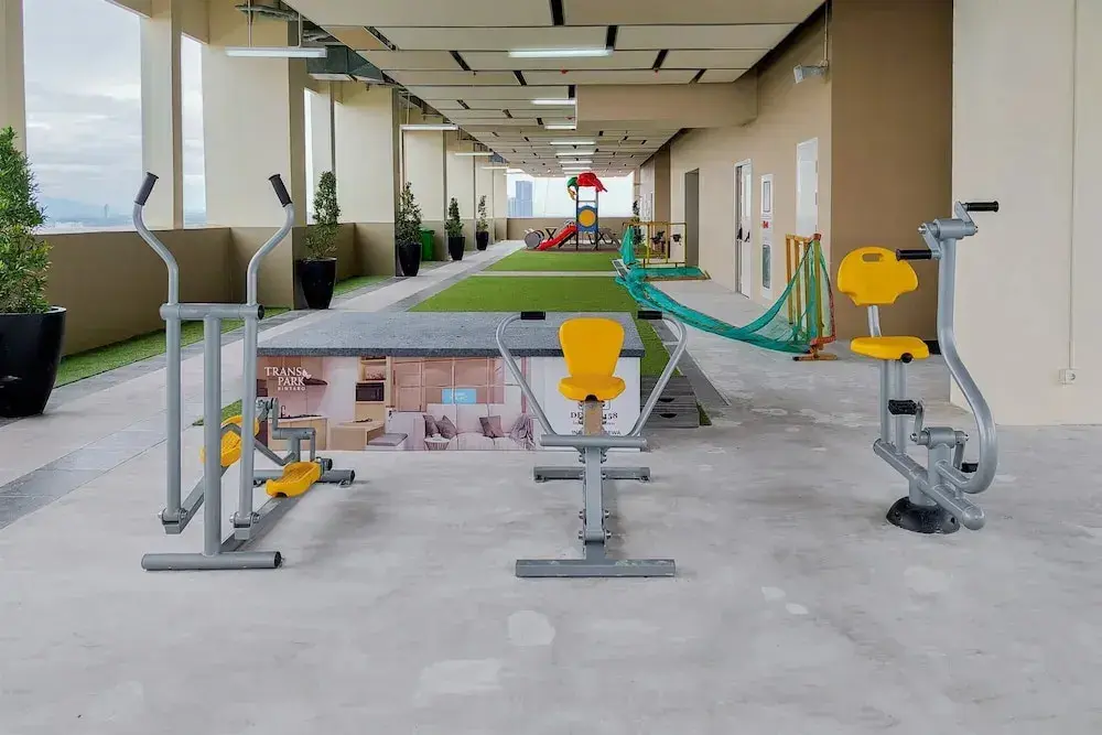 Южный Тангеранг: Nice And Modern Studio At Transpark Bintaro Apartment