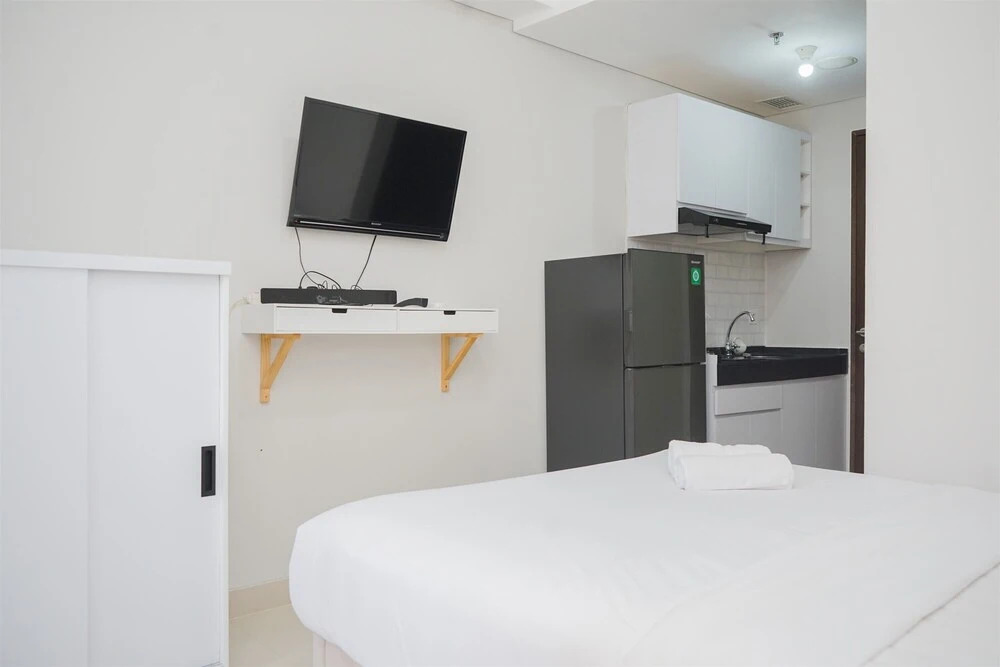Nice And Modern Studio At Transpark Bintaro Apartment — фото 1