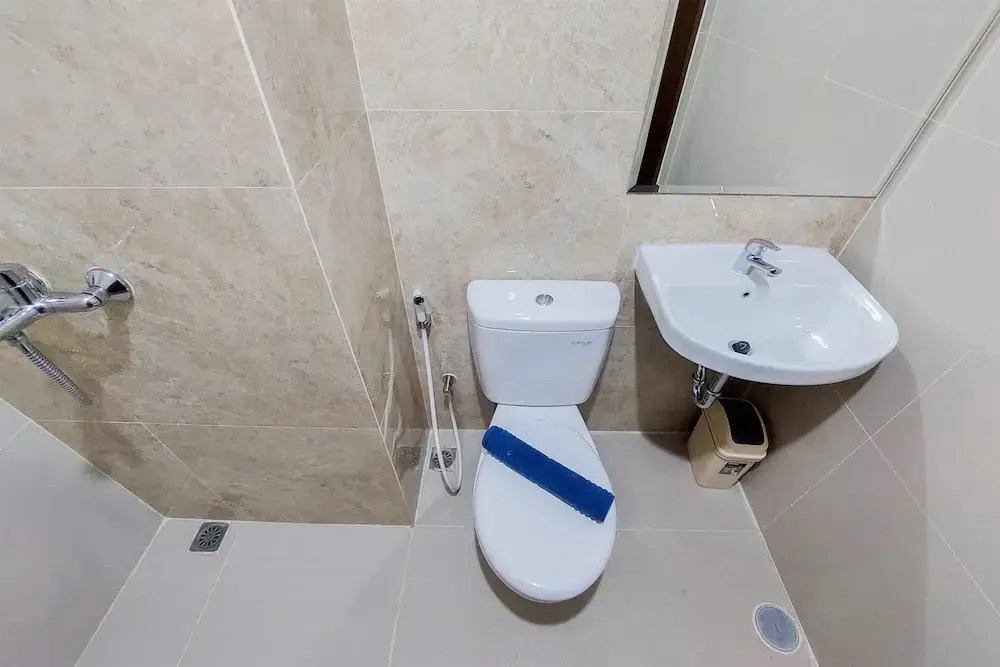 Южный Тангеранг: Nice And Modern Studio At Transpark Bintaro Apartment