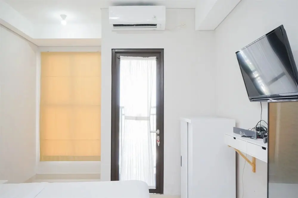 Южный Тангеранг: Nice And Modern Studio At Transpark Bintaro Apartment