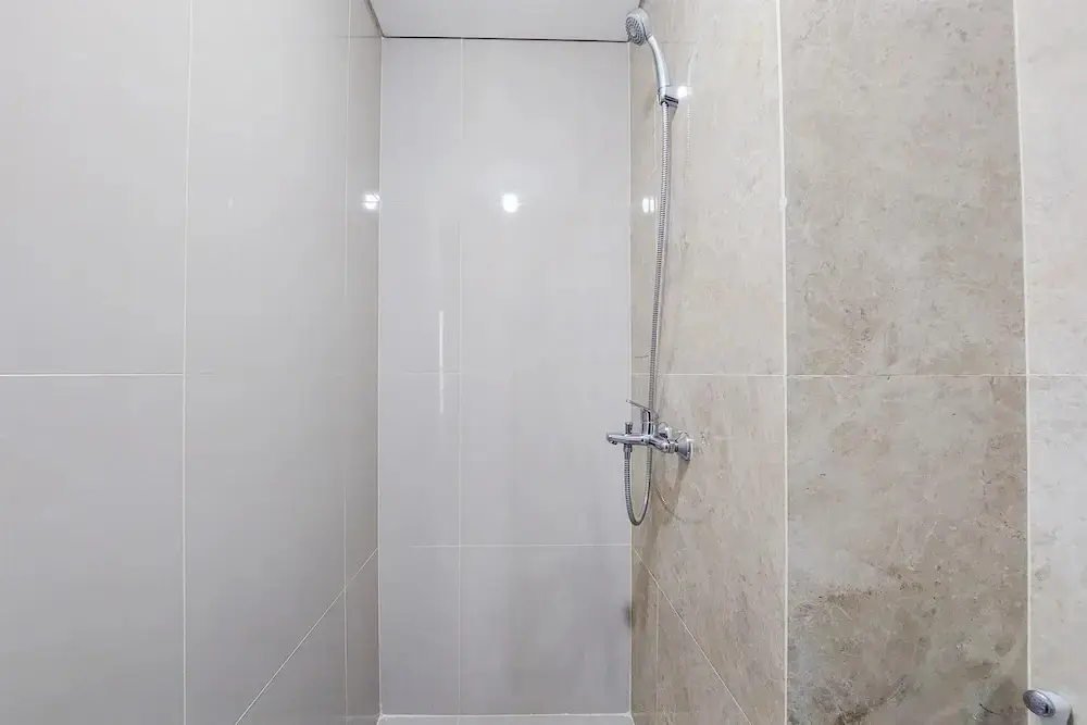 Южный Тангеранг: Nice And Modern Studio At Transpark Bintaro Apartment