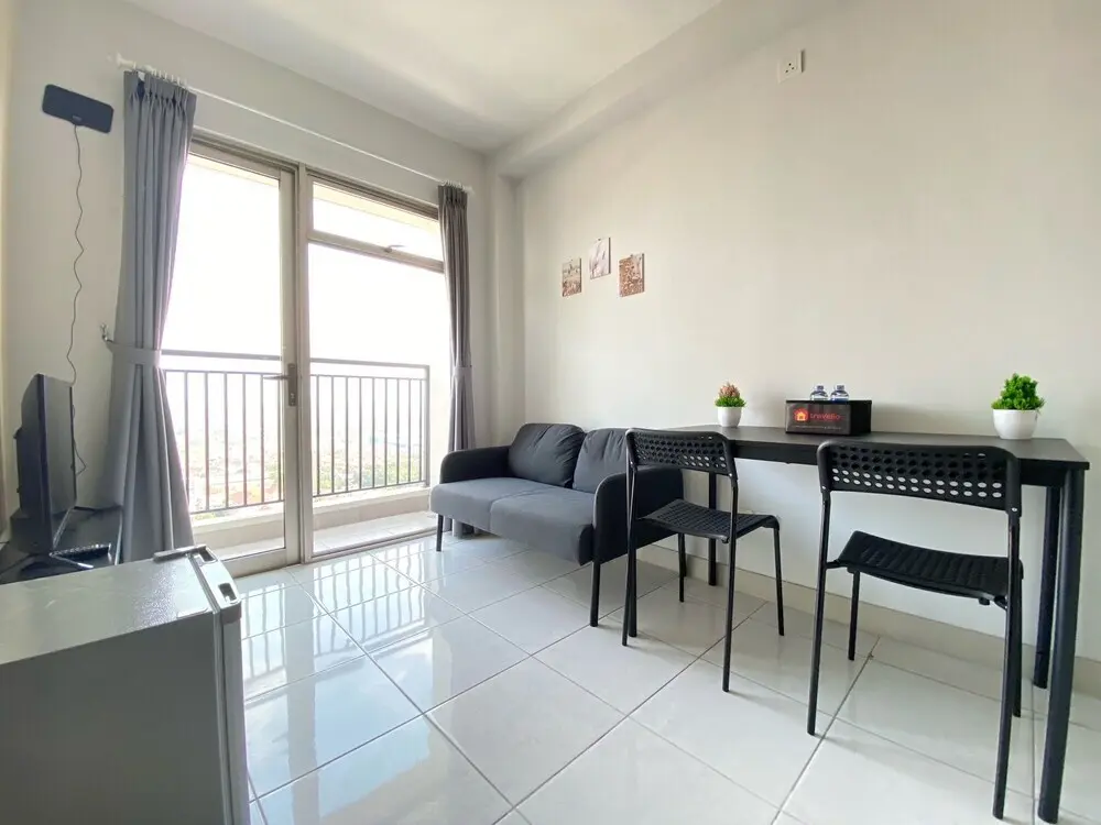 Бандунг: Minimalist 2Br Apartment At Mekarwangi Square