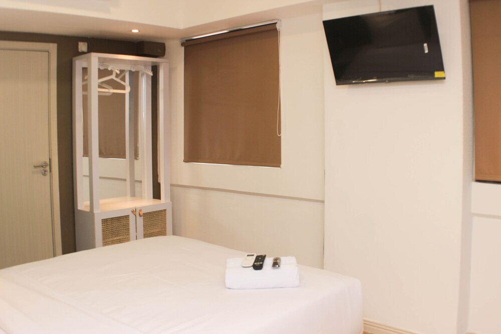 Сибату: Minimalist Design Studio At Meikarta Apartment