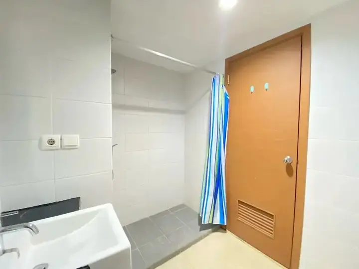 Бандунг: Homey Furnished Studio At Beverly Dago Apartment