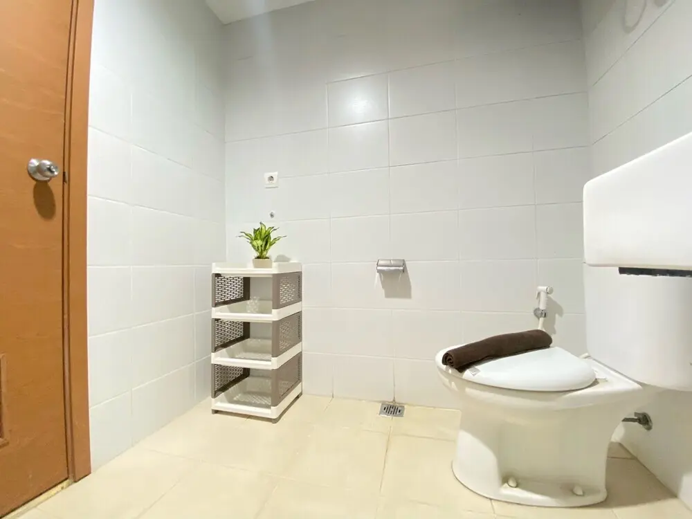Бандунг: Homey Furnished Studio At Beverly Dago Apartment