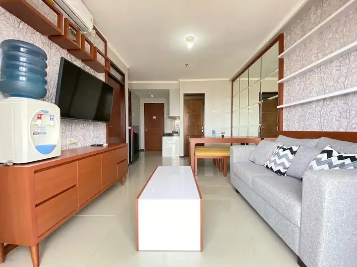 Бандунг: Comfy 2Br Apartment At Gateway Pasteur