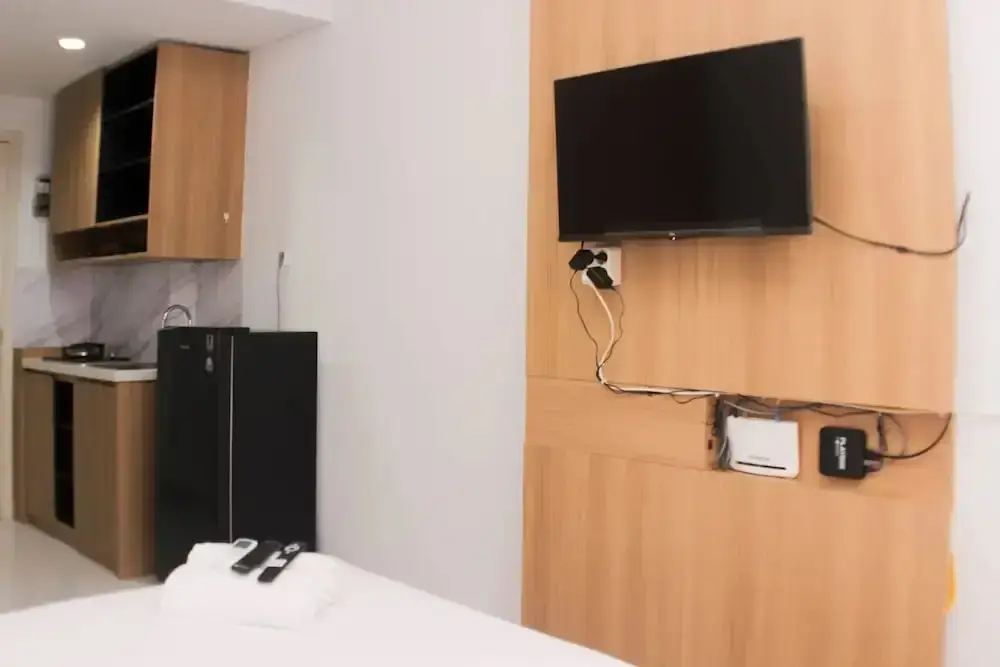 Бекаси: Homey And Cozy Stay Studio Apartment At Patraland Urbano