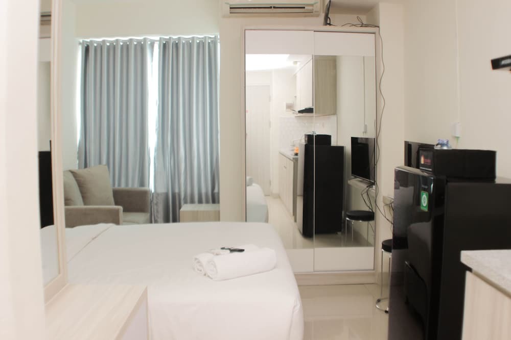 Бекаси: Elegant And Comfy Studio At Grand Kamala Lagoon Apartment