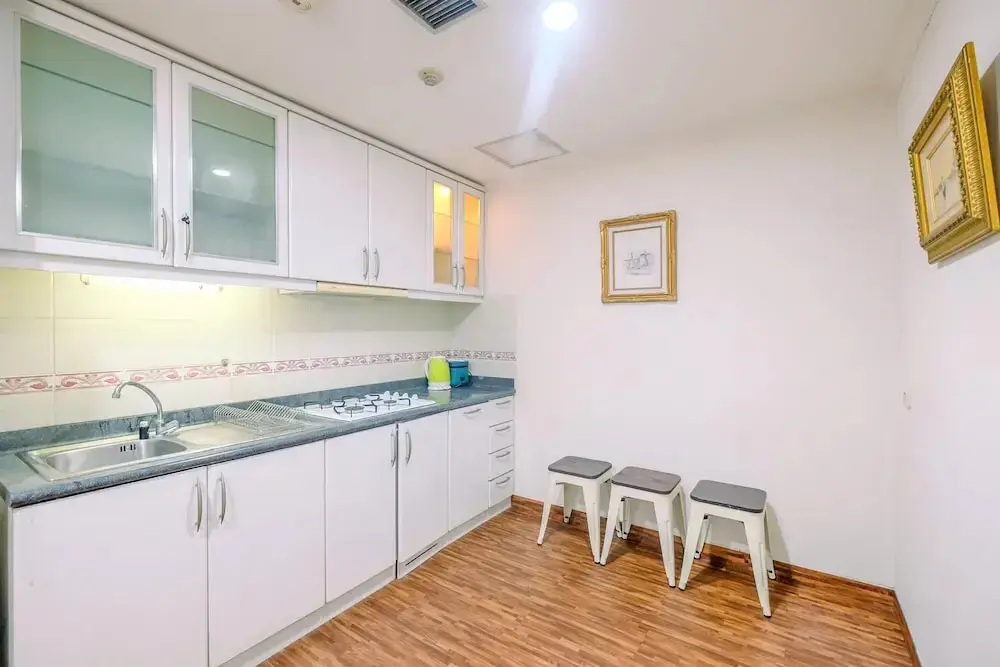 Джакарта: Comfort And Simply Studio At Puri Kemayoran Apartment