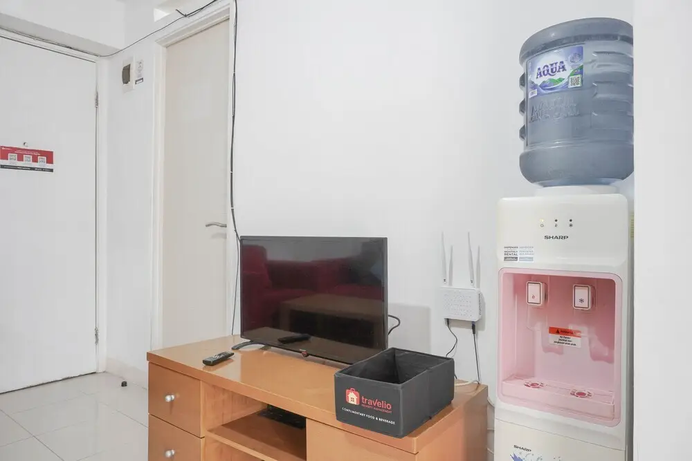 Great Location And Comfy 2Br At Bassura City Apartment — фото 1