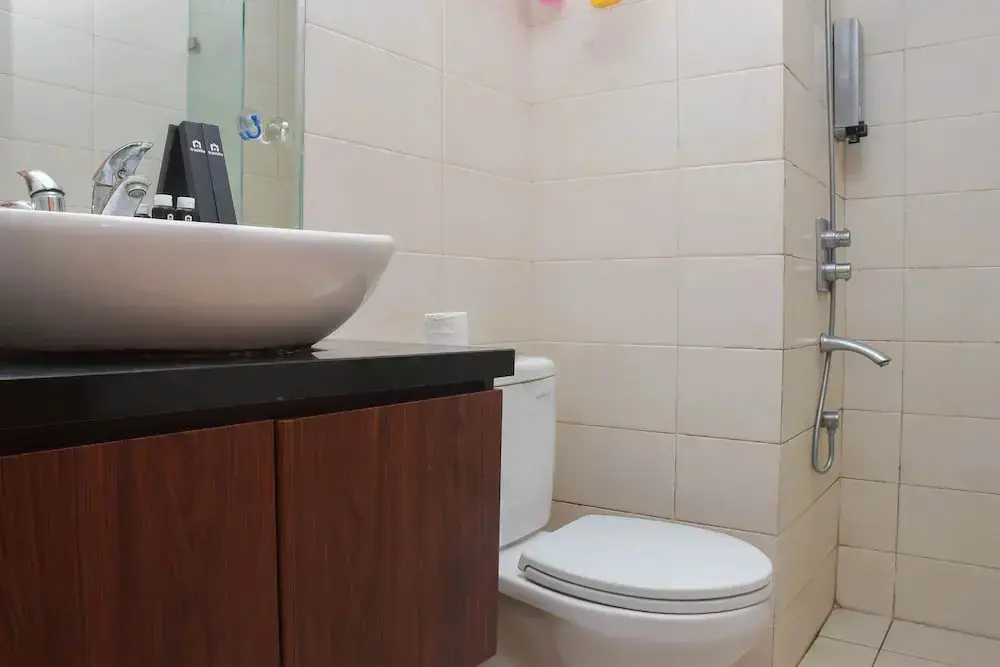 Джакарта: Great Location And Comfy 1Br Apartment At Woodland Park Residence