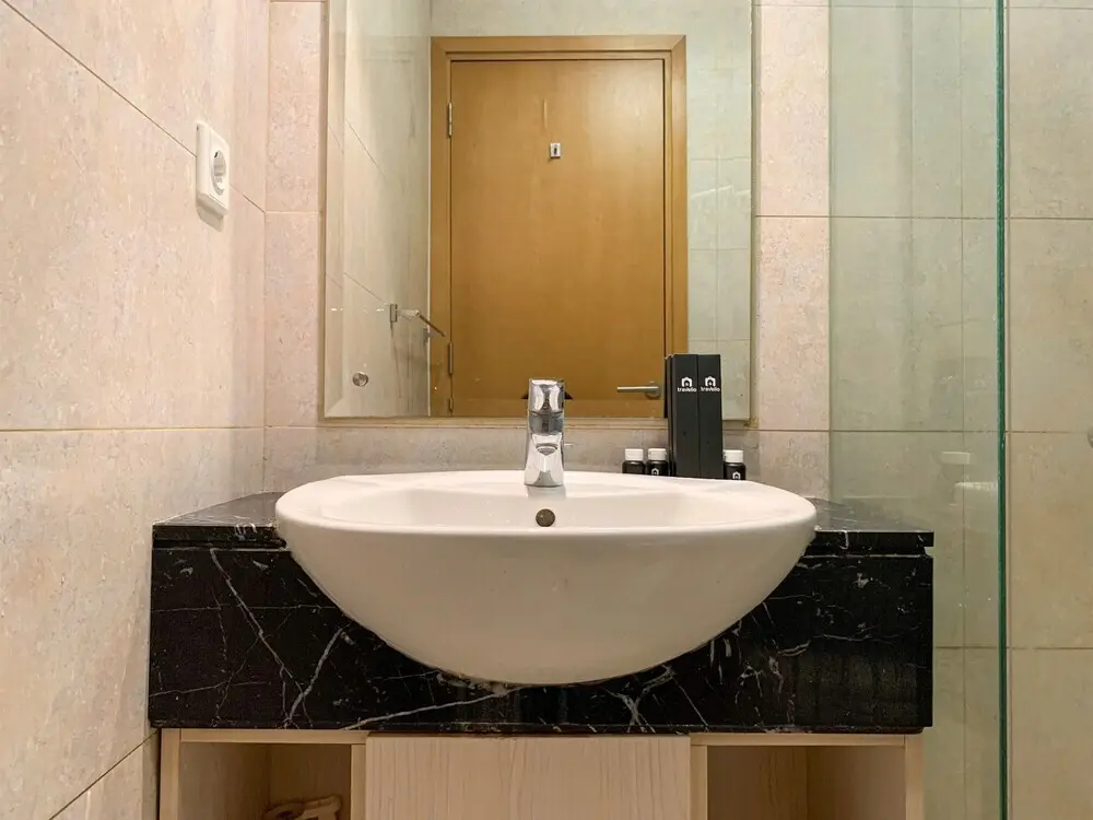 Джакарта: Comfort And Nice 2Br At The Mansion Kemayoran Apartment