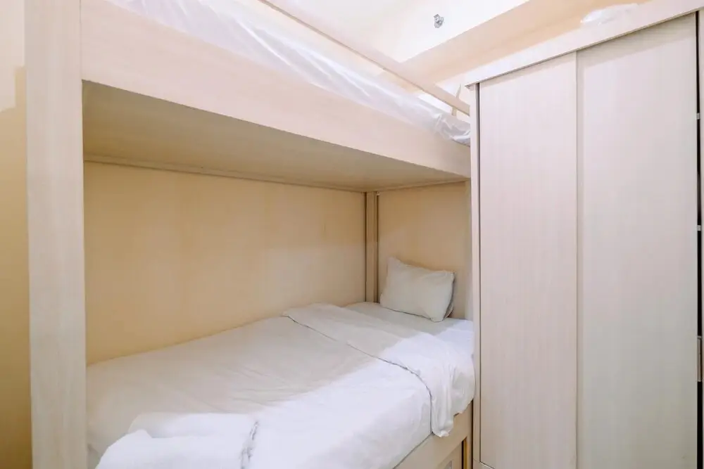 Furnished And Strategic 2Br Apartment For 4 Pax Green Pramuka — фото 1