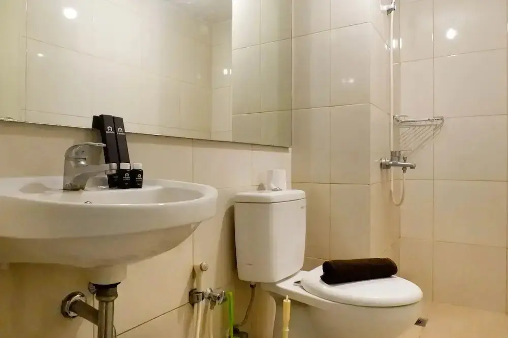 Сурабая: Spacious And Wonderful 2Br At Tanglin Supermall Mansion Apartment